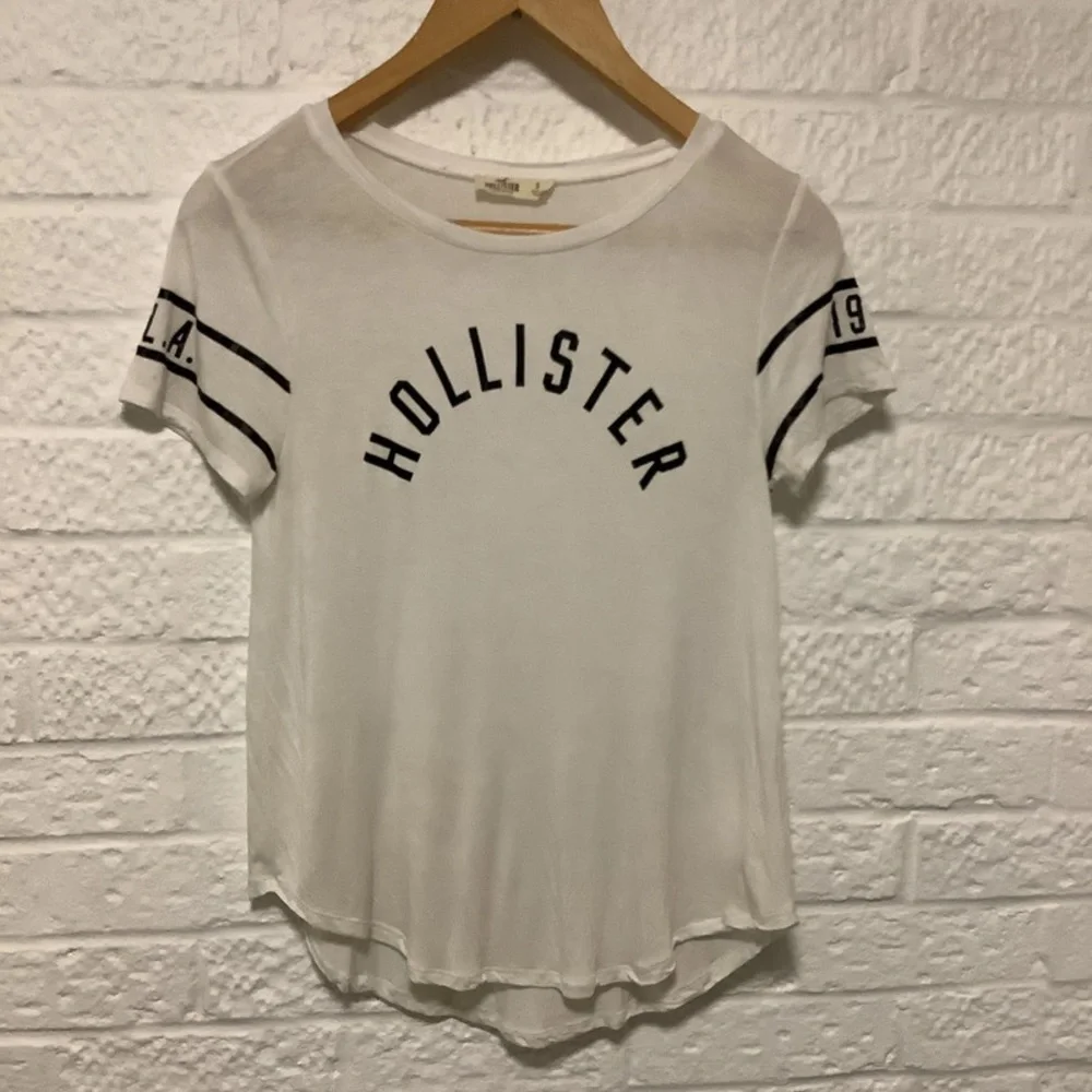 Hollister Oversize T Shirt - Size S - White - Cotton - P2P 16โ - Picture 3 of 8